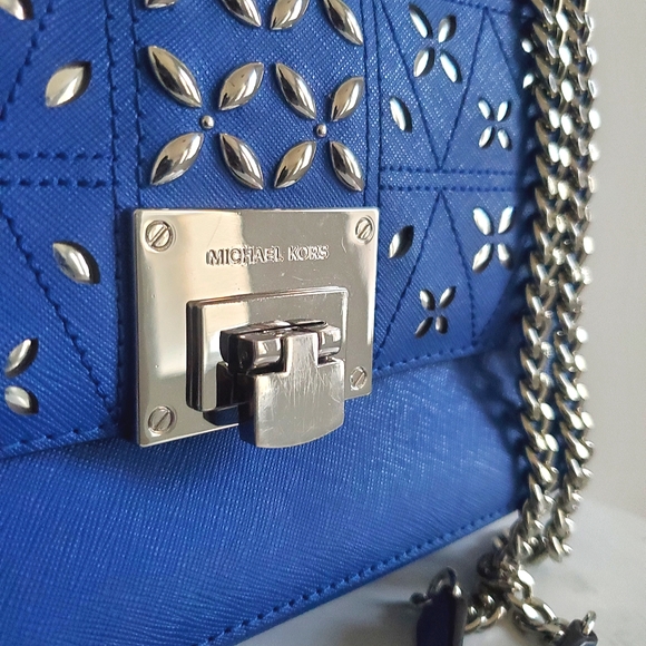 LIKE NEW* Michael Kors Tina Electric Blue ๐ Perforated Floral Shoulder Bag - Picture 3 of 12